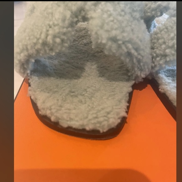 HEREMES LIMITED EDITION ORAN SHEARLING SANDAL💎💎 - Picture 6 of 8